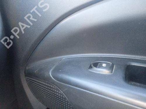 Used Right front window switch OPEL COMBO Box Body/MPV (X12) 1.3 CDTI (B05) (90 hp) 30372580