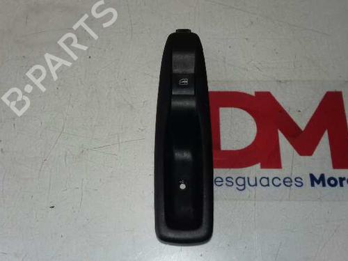 Used Right rear window switch RENAULT CAPTUR I (J5_, H5_) [2013-2025]  30370394