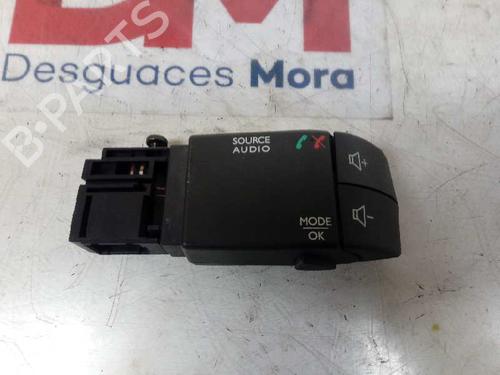 Used Steering wheel controls DACIA DOKKER MPV (KE_) [2012-2025]  12839623