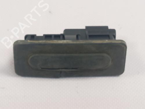 Used Tailgate handle PEUGEOT 3008 II SUV (MC_, MR_, MJ_, M4_) [2016-2026]  31951503