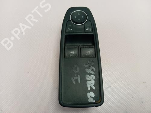left-front-window-switch-renault-clio-v-b7_-2019-32867612 main image