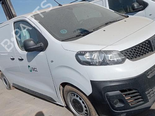 Klamka zewnętrzna drzwi przednich lewych FIAT SCUDO Van | BP25855104C128