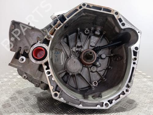 gearbox-renault-megane-iv-hatchback-b9amn_-2015-39104842 main image