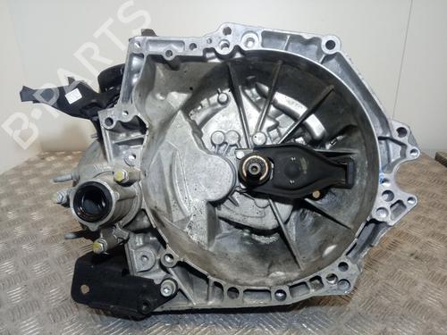 manual-gearbox-peugeot-rifter-15-bluehdi-100-20v260-2018-16492285 main image