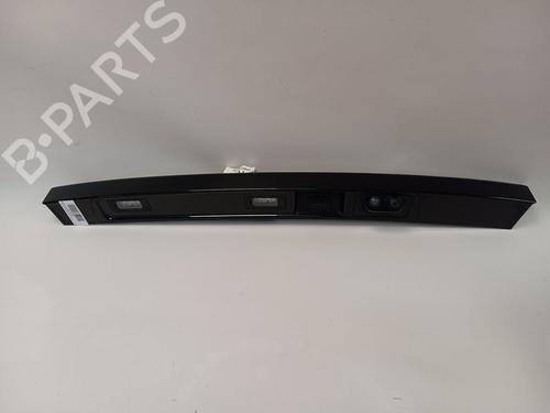 Used Tailgate handle LAND ROVER DISCOVERY V (L462) 3.0 Td6 4x4 (258 hp) 22567862
