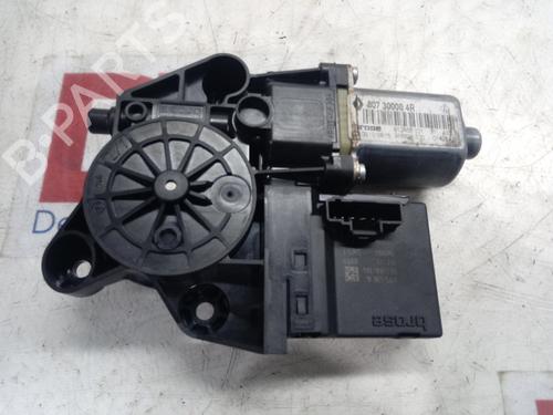Rudehejsemotor forskærm højre RENAULT MEGANE III Hatchback (BZ0/1_, B3_) 1.6 16V (BZ0H) (101 hp) 12842352