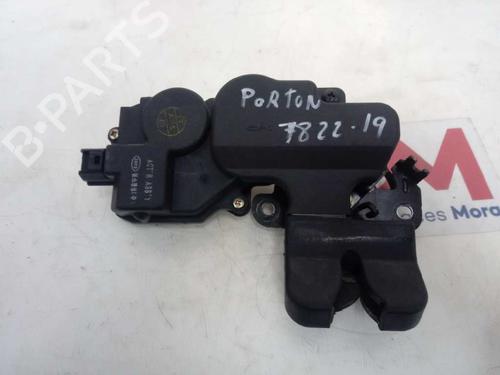 Used Tailgate lock KIA CERATO I Hatchback (LD) [2004-2010]  30370942