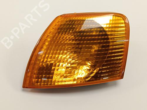 Używane Kierunkowskaz przedni lewy VW PASSAT B5 (3B2) 1.9 TDI (110 hp) 32411610