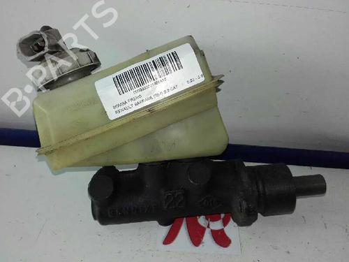 Used Brake master cylinder RENAULT SAFRANE I (B54_) 2.2 (B541) (107 hp) 17905038