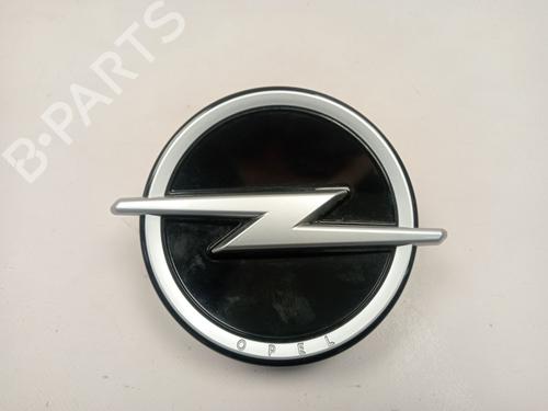 Used Tailgate handle OPEL CORSA F (P2JO) 1.2 (68) (75 hp) 27161147