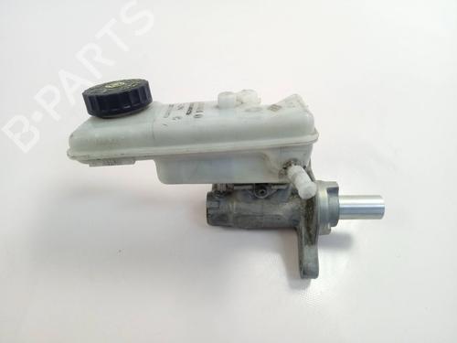 Used Brake master cylinder RENAULT KANGOO / GRAND KANGOO II (KW0/1_) [2008-2025]  18529822