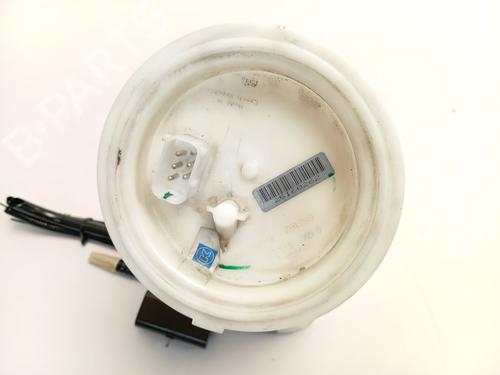 Used Fuel pump BMW 5 (E60) 530 d (231 hp) 24036943