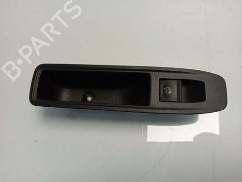 Used Left rear window switch RENAULT CAPTUR II (HF_) [2020-2025]  30373190