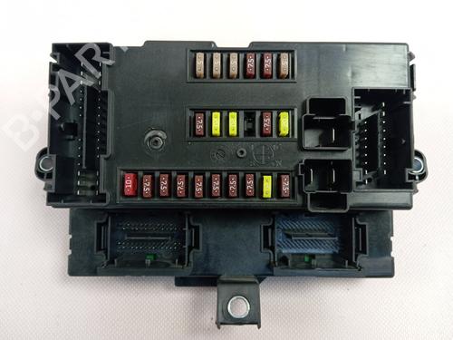 Used Fuse box Fuse box 37609334 37609334
