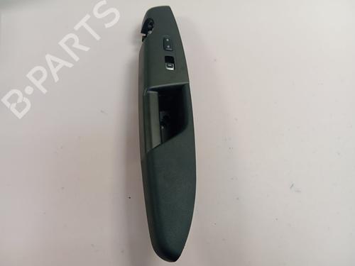 Used Right front window switch KIA SPORTAGE IV (QL, QLE) [2015-2022]  30374382