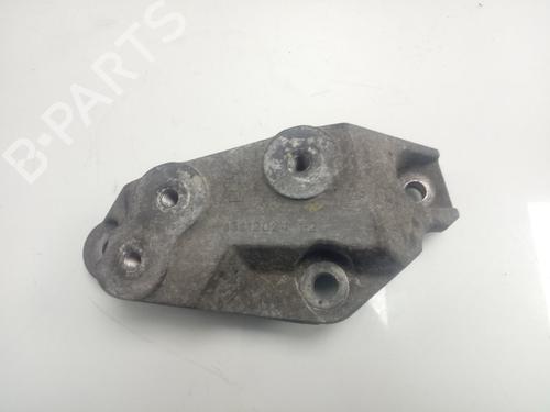 Used Engine mount OPEL SIGNUM Hatchback (Z03) [2003-2008]  22747994