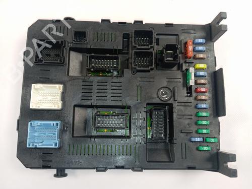 Used Fuse box Fuse box 37521524 37521524