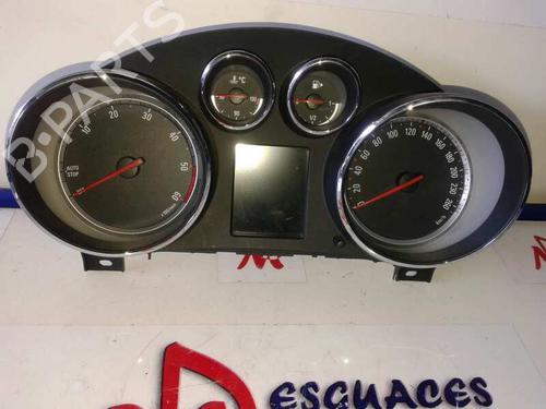 Used Instrument cluster OPEL INSIGNIA A (G09) [2008-2017]  18466708
