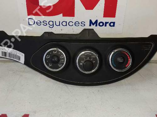 climate-control-toyota-yaris-_p13_-2010-2011-2012-2013-2014-2015-2016-2017-2018-2019-2020-12934940 main image