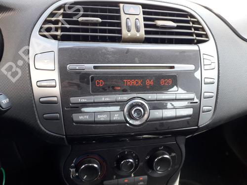 Used Radio FIAT BRAVO II (198_) 1.9 D Multijet (198AXC1B) (150 hp) 12947752
