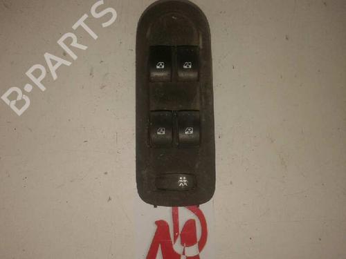 Used Left front window switch RENAULT SCÉNIC II (JM0/1_) [2003-2010]  12636498