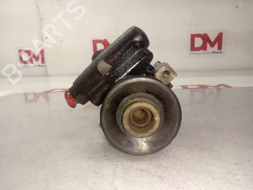 Styring servopumpe FORD MONDEO II (BAP) 1.8 TD (90 hp) 12647468