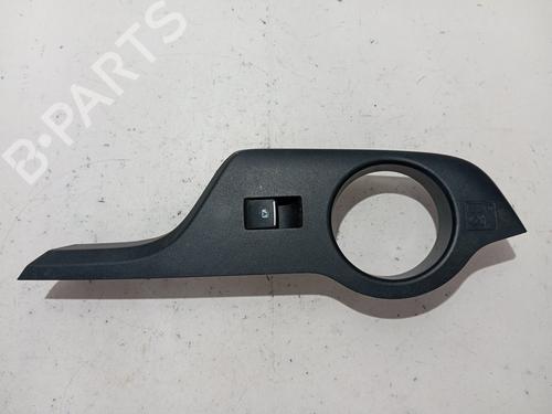 Høyre bak elrute bryter TOYOTA C-HR (_X1_) 1.8 Hybrid (ZYX10_, ZYX11_, ZYX10R, ZYX11R) (122 hp) 30374401