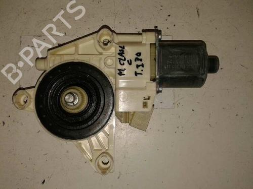 Used Left rear window motor MERCEDES-BENZ C-CLASS (W202) [1993-2000]  12638360