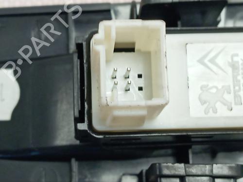Right rear window switch PEUGEOT 3008 II SUV (MC_, MR_, MJ_, M4_) | BP31206817I28
