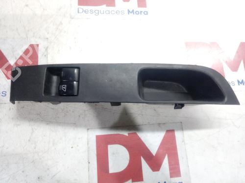 Used Left front window switch NISSAN MICRA III (K12) [2002-2010]  12841949
