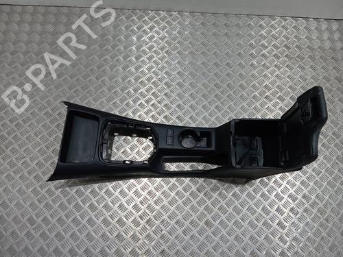 Armrest / Center console TOYOTA HILUX VIII Pickup (_N1_)  | BP22557740I20 