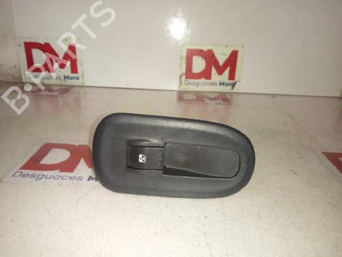 Używane Przełącznik szyby przedniej prawej RENAULT MASTER III Van (FV) [2010-2025]  30370522