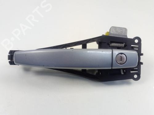 Used Front left exterior door handle OPEL CORSA D (S07) [2006-2015]  17905507