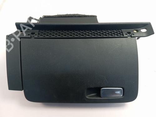 Used Glove box Glove box AUDI A1 Sportback (8XA, 8XF) 1.6 TDI (90 hp) 35788302 35788302