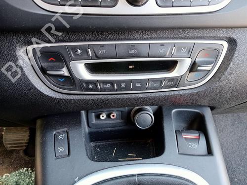 Left tailgate light RENAULT SCÉNIC III (JZ0/1_) | BP28571097C79