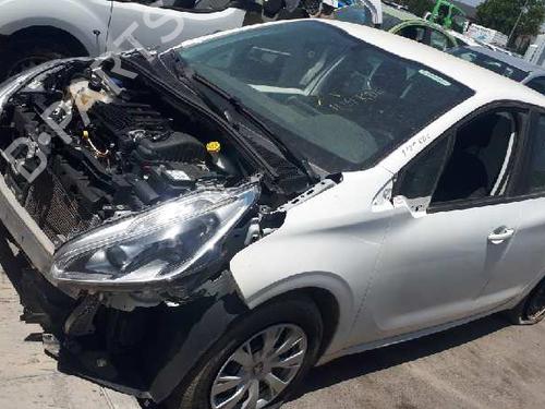 Fuse box PEUGEOT 208 I (CA_, CC_) | BP12669094E1