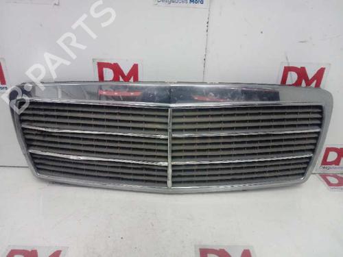 Used Grille MERCEDES-BENZ E-CLASS (W210) E 280 (210.053) (193 hp) 28681320