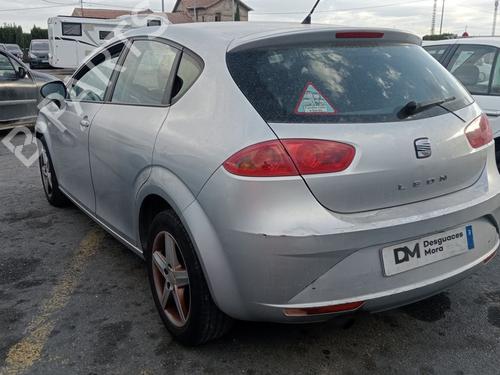 Right headlight SEAT LEON (1M1) | BP30376371C29