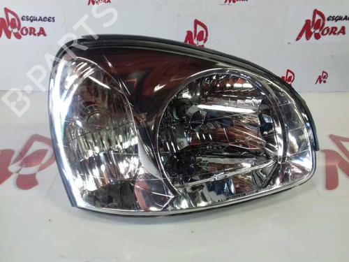 Used Right headlight HYUNDAI SANTA FÉ I (SM) 2.0 CRDi (113 hp) 30369795