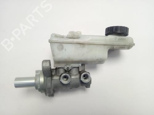 Used Brake master cylinder RENAULT KANGOO / GRAND KANGOO II (KW0/1_) [2008-2025]  19148696