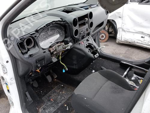 Fuse box PEUGEOT PARTNER Box Body/MPV (5_, G_) 1.6 HDi 75 | BP19694172E1 