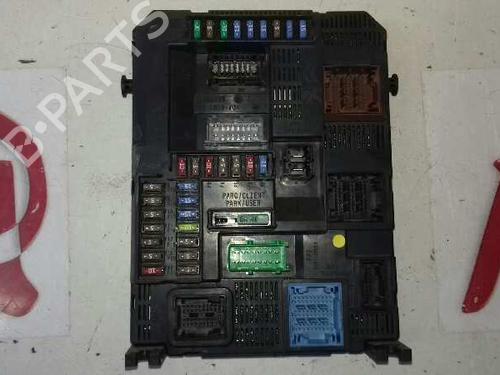 Used Fuse box Fuse box 37489375 37489375
