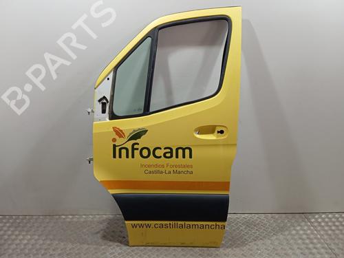 Used Left front door MERCEDES-BENZ SPRINTER 3,5-t Van (B907, B910) 319 CDI All-wheel Drive (907.633, 907.635, 907.637) (190 hp) 29589862