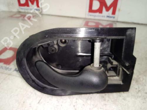 Used Rear right interior door handle FORD MONDEO I (GBP) [1993-1996]  16469302