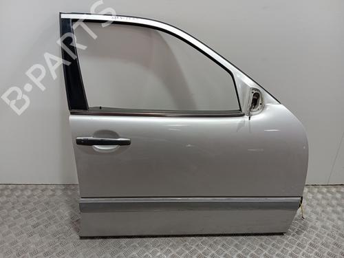 Used Right front door MERCEDES-BENZ E-CLASS (W210) E 200 (210.035) (136 hp) 26711366