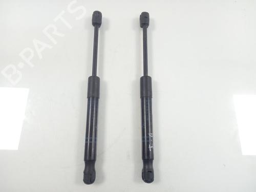 Used Hood lift support BMW 4 Coupe (F32, F82) 435 d xDrive (313 hp) 18117245