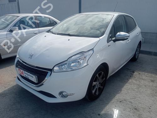 Brugte PEUGEOT 208 I (CA_, CC_) 1.2 VTI 82 (82 hp) 4481963