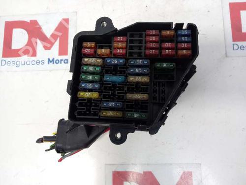 Used Fuse box VW PASSAT B5.5 Variant (3B6) 1.9 TDI (130 hp) 12653348