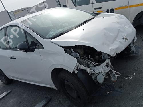 Fuse box PEUGEOT 208 I (CA_, CC_) 1.6 BlueHDi 100 | BP12673165E1 