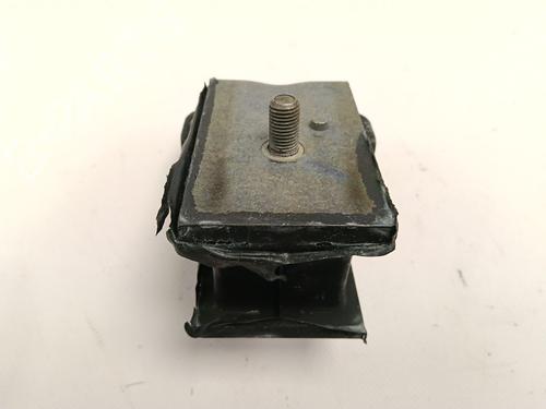 Used Engine mount Engine mount NISSAN TERRANO I (WD21) 2.4 i 4WD (103 hp) 40104638 40104638